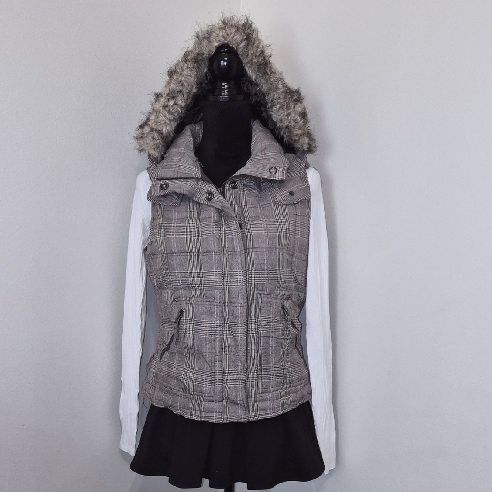 Aeropostale Women's Plaid Vest with Faux Fur Trim